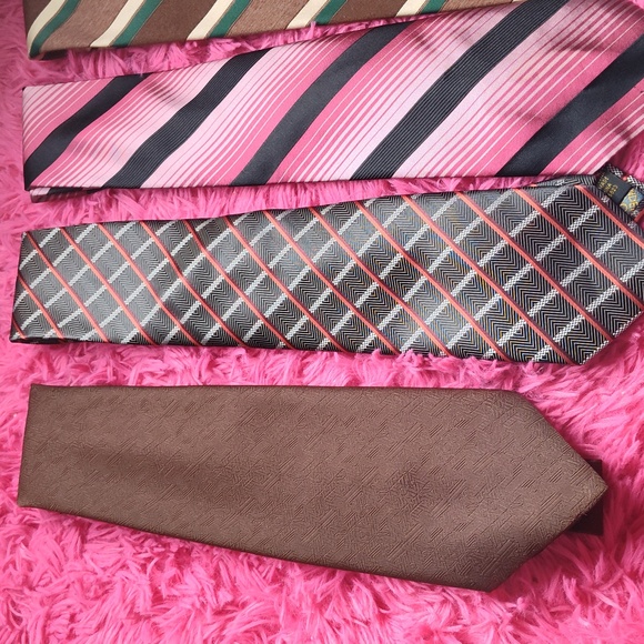 Neck Tie 5 pcs Assorted Brand and Colors - Picture 2 of 5